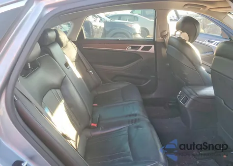 2015 Hyundai Genesis 3.8L z USA, uszkodzony, nr VIN KMHGN4JE2FU073031